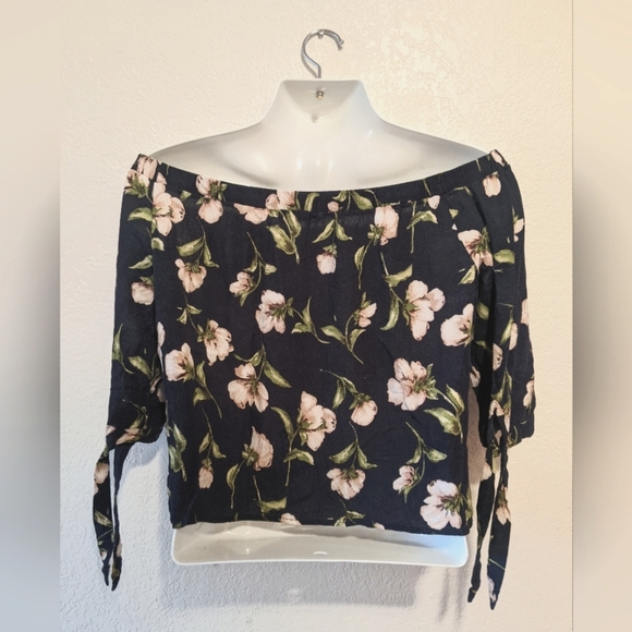 Propaganda EUC Floral Off-Shoulder Women's Top - Picture 2 of 2